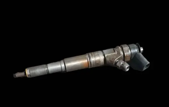 BMW 5 E60 E61 Fuel injector 7793836