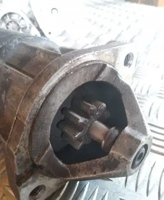 Nissan Vanette Starter motor 9000331430