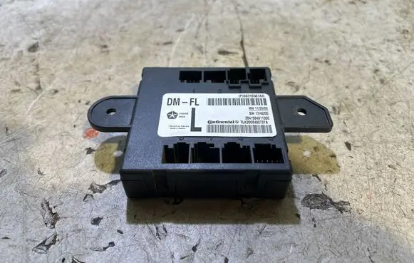 Dodge Charger Door control unit/module 68316561AD TLX3D06490737A 2841584911300