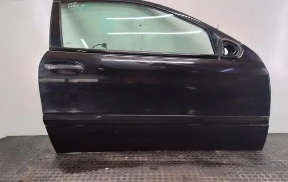 Mercedes-Benz C W203 Front door