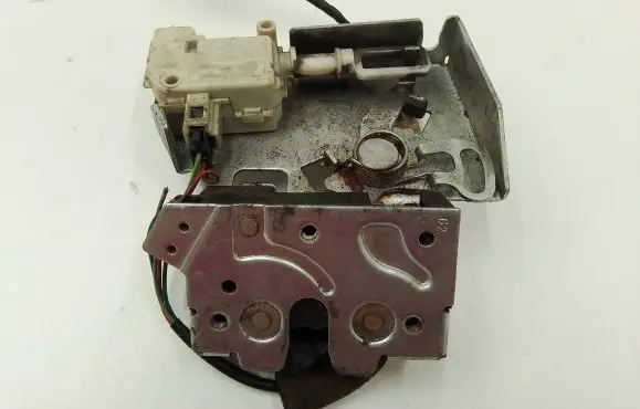 Ford Mondeo MK IV Tailgate/trunk/boot lock/catch/latch F43102