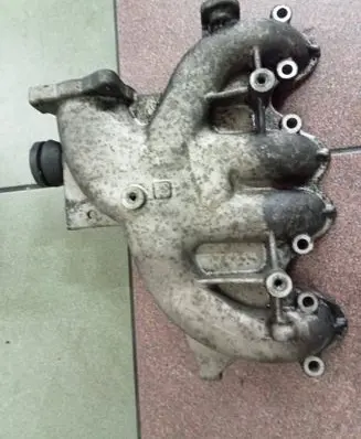 Volkswagen Golf V Intake manifold 03G129713