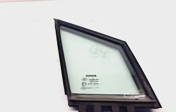 Toyota Corolla Verso AR10 Front door vent window glass four-door 43R00097 TS917