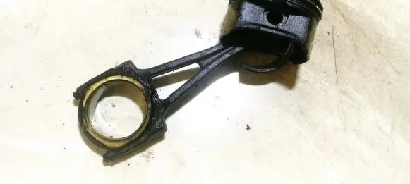 Opel Corsa C Piston with connecting rod