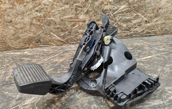 Fiat 500X Brake pedal 00502165380