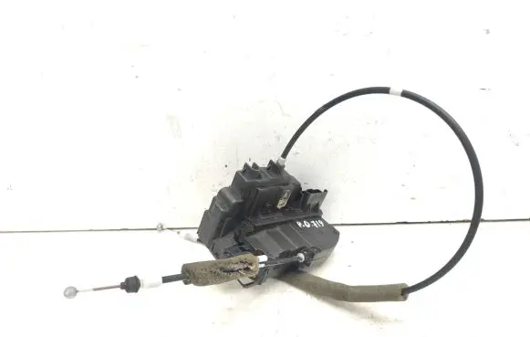Nissan Pathfinder R51 Front door lock