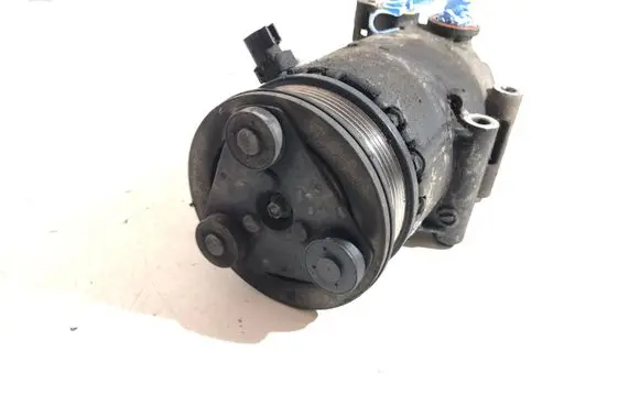 Volvo V70 Air conditioning (A/C) compressor (pump) 31267513
