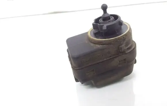 Headlight level adjustment motor