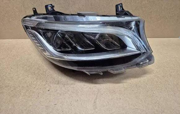 Mercedes-Benz Sprinter W907 W910 Headlight/headlamp A9109065800