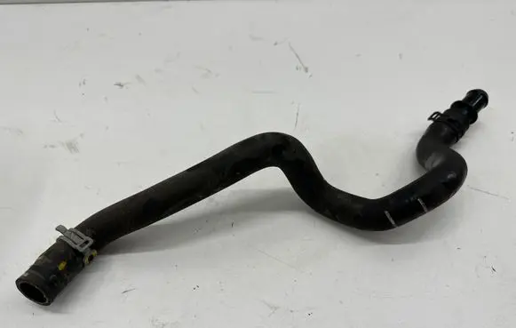 Land Rover Discovery 5 Engine coolant pipe/hose