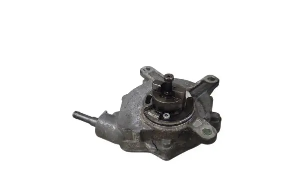 Toyota Avensis T270 Vacuum pump 31031156 9323