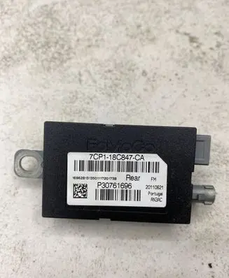 Ford C-MAX II Aerial antenna amplifier 7CP118C847CA 20110621 P30761696