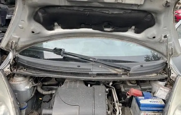 Citroen C1 Wiper trim 