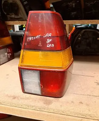 Volkswagen PASSAT B2 Rear/tail lights 321945112P 321945112