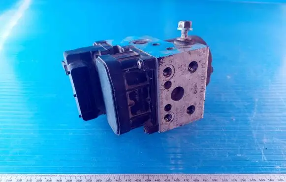 Audi A4 S4 B5 8D ABS Pump 8E0614111AB 771292 01737