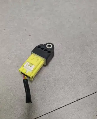 Toyota Mirai Airbag deployment crash/impact sensor 8983121020