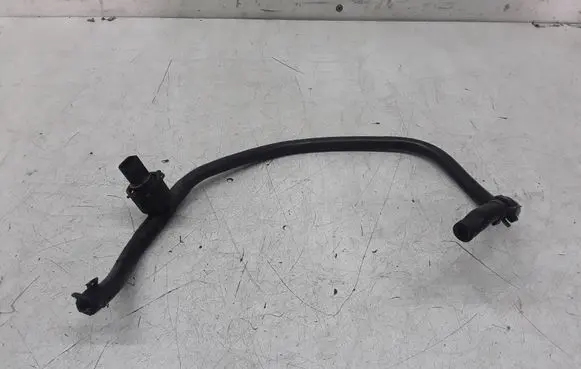 Volkswagen PASSAT B5 Fuel line pipe