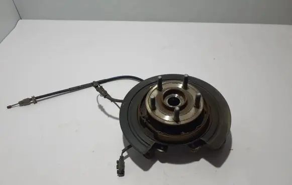 Rear wheel hub