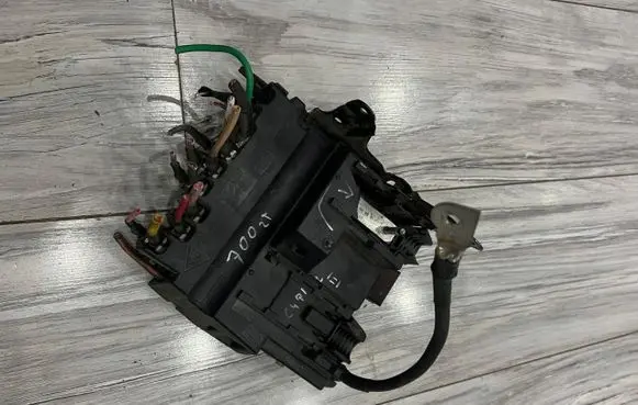 Citroen C4 II Picasso Battery control module 