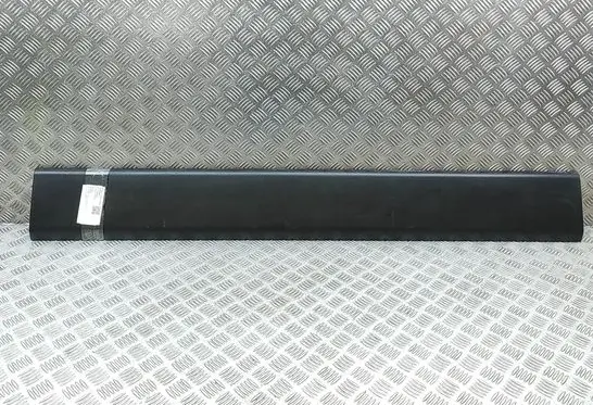 Nissan NV400 Rear fender molding trim 828200148R