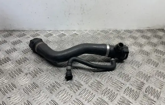 BMW 4 F32 F33 Engine coolant pipe/hose 7596837