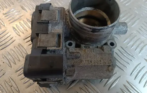 Volkswagen Golf V Throttle valve 03C133062A