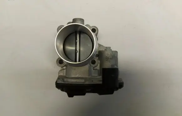 Volvo XC40 Throttle body valve 31465702