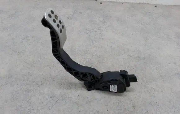 Peugeot 207 Accelerator throttle pedal 9680756880