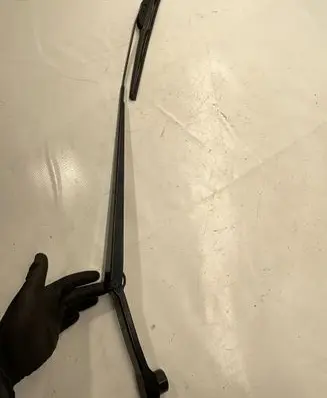 Subaru Outback (BS) Front wiper blade arm
