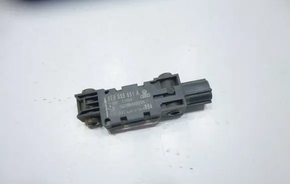 Audi A4 S4 B7 8E 8H Airbag deployment crash/impact sensor 8E0959651A 270905 011387