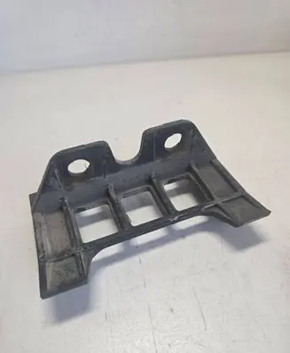 Rear bumper mounting bracket