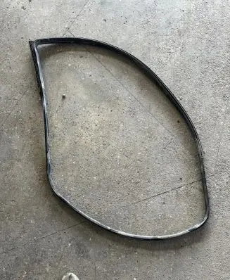BMW 2 F22 F23 Front door rubber seal 15310510