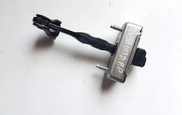 Subaru Crosstrek III Front door check strap stopper