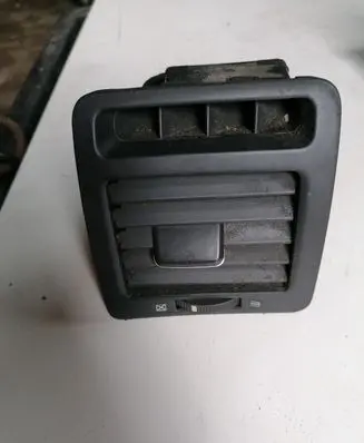 Toyota Corolla Verso E121 Dashboard side air vent grill/cover trim