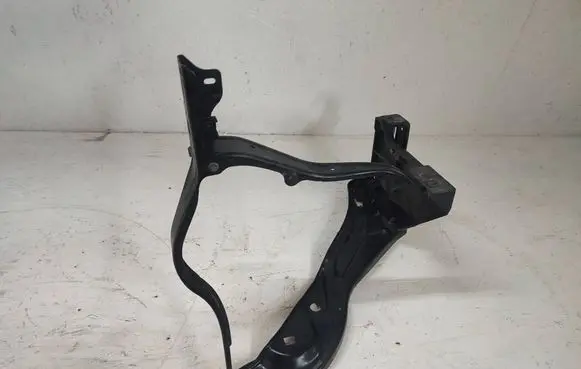 Mercedes-Benz E W212 Headlight/headlamp mounting bracket A2126200600