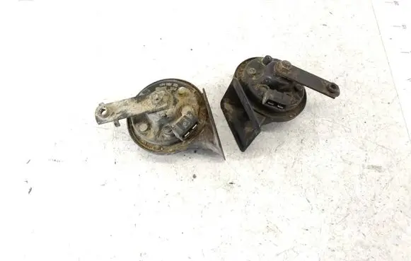 Volkswagen Golf IV Horn signal 191951223 191951221