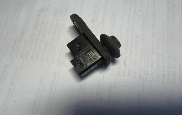 Mitsubishi Colt Front door sensor 