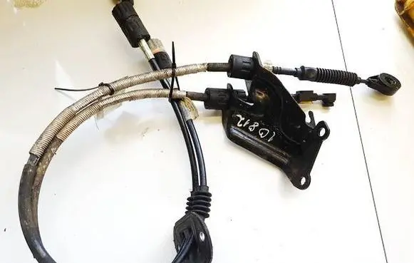 Ford Focus Gear shift cable linkage 4M5R7E395GC
