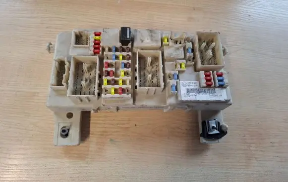 Ford Focus Fuse module 7M5T14A073DC 519243125