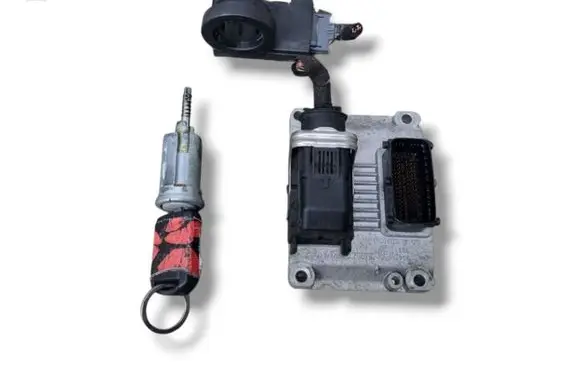 Opel Tigra B Engine control unit/module ECU 0261208670 55354330