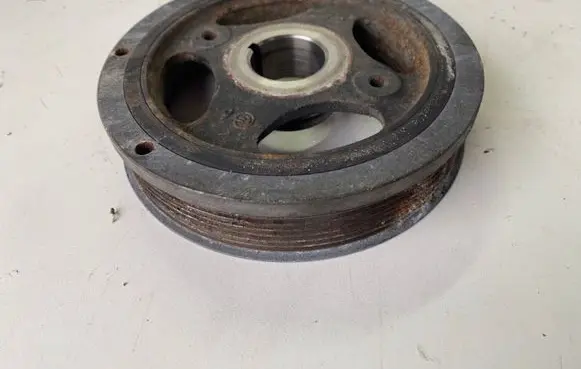 Toyota Avensis T270 Crankshaft pulley
