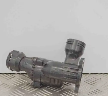 Audi A5 8T 8F Thermostat 04L121111B