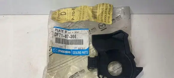 Mazda 2 Front wiper blade arm DF7167366