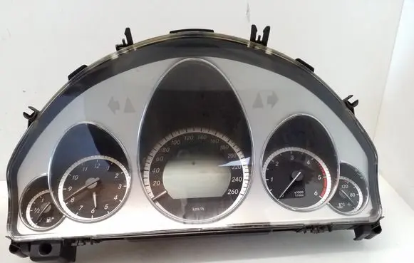 Mercedes-Benz E W212 Speedometer (instrument cluster) A2129001308 A2C53257171