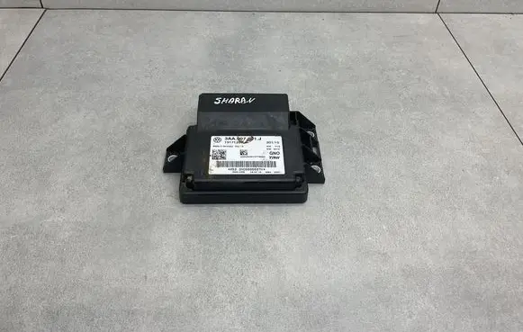 Volkswagen Sharan Hand brake control module 3AA907801J