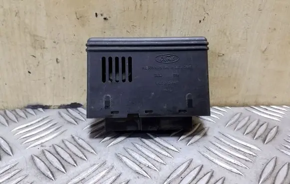 Ford Focus Comfort/convenience module 98AG14K150AE