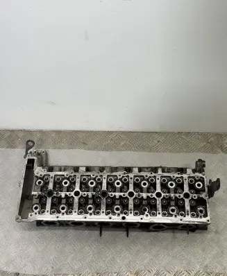 BMW 6 F12 F13 Engine head 7812929