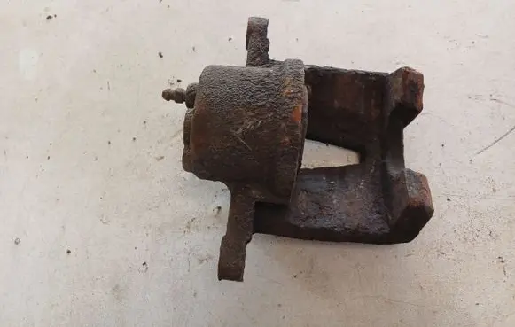 Toyota Yaris Front brake caliper