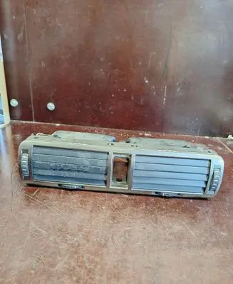 Skoda Superb B5 (3U) Dash center air vent grill 3U0820951A 762002