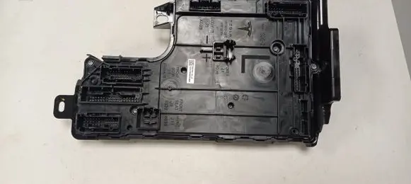 Tesla Model Y Comfort/convenience module 165764802A SQNT23059200XNM